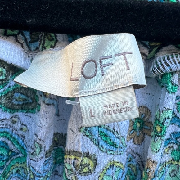 LOFT Floral Green White Crinkle Off Shoulder Paisley Cropped Top Wom Large NWT - Picture 7 of 11